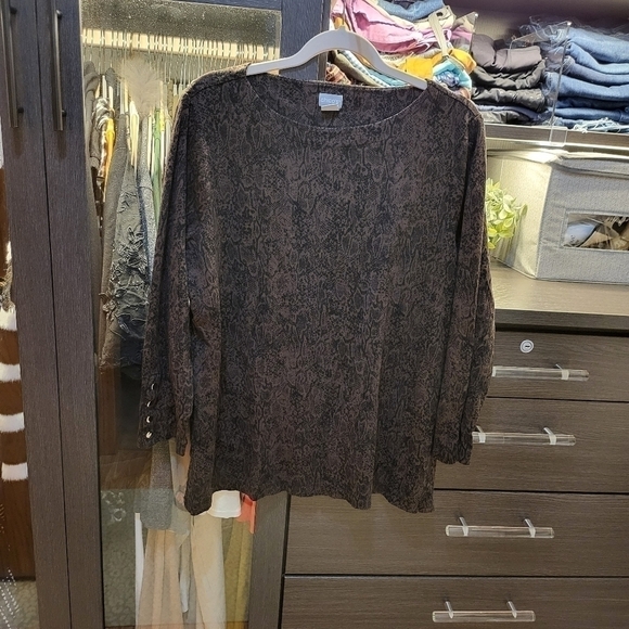 Chico's animal print top with button sleeves size 3 - Picture 1 of 4